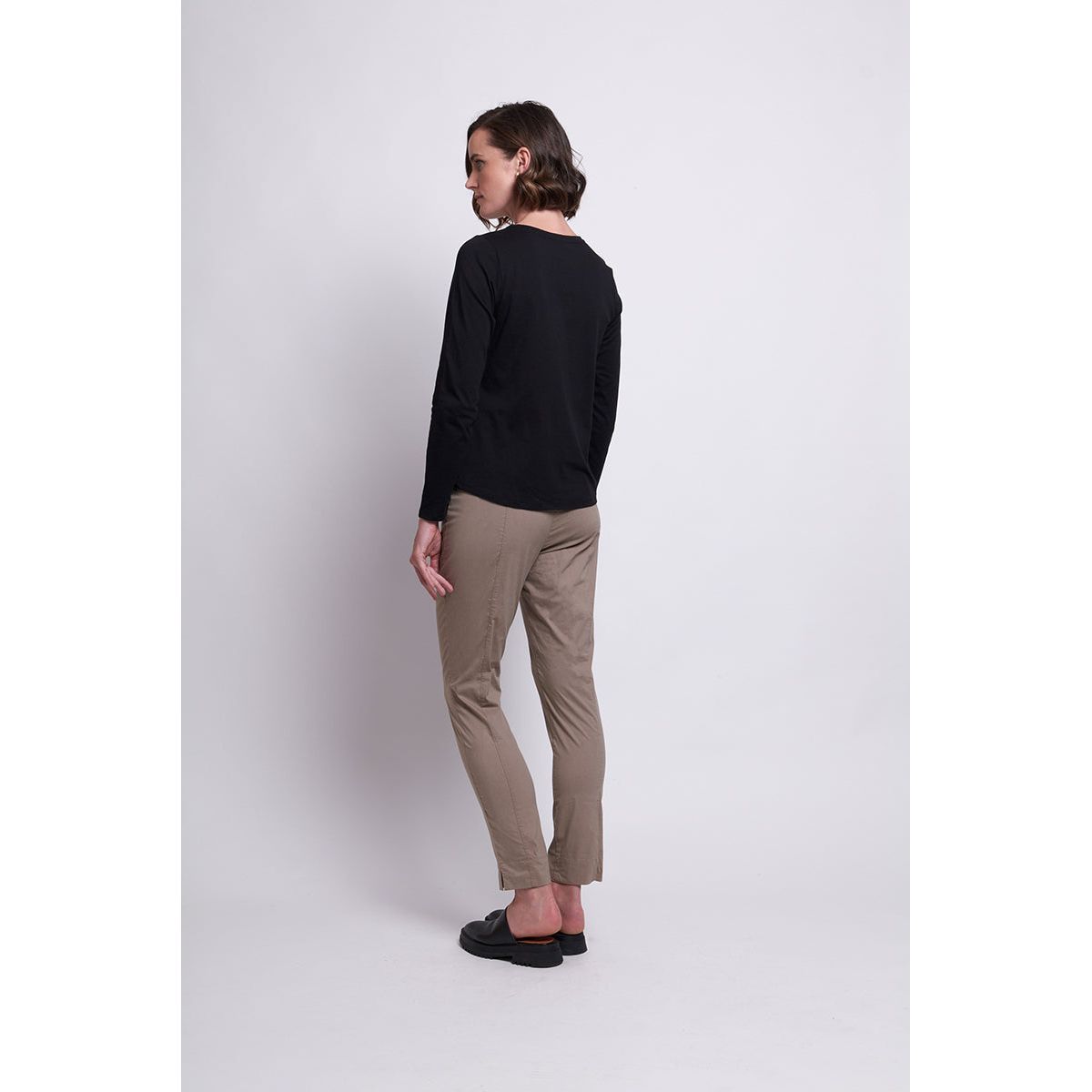 FINE MERINO CREW NECK TOP - BLACK