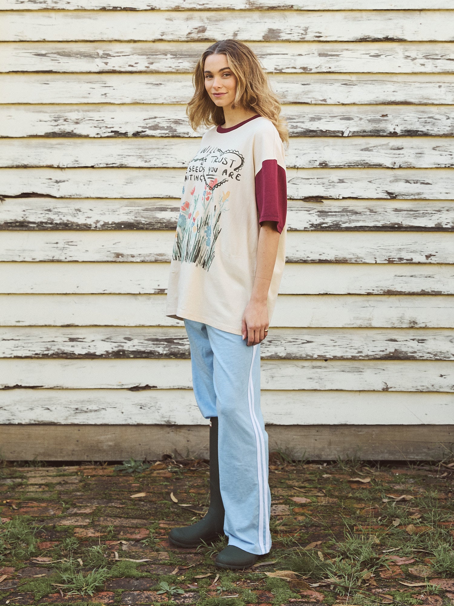 TRUST THE SEADS TEE
