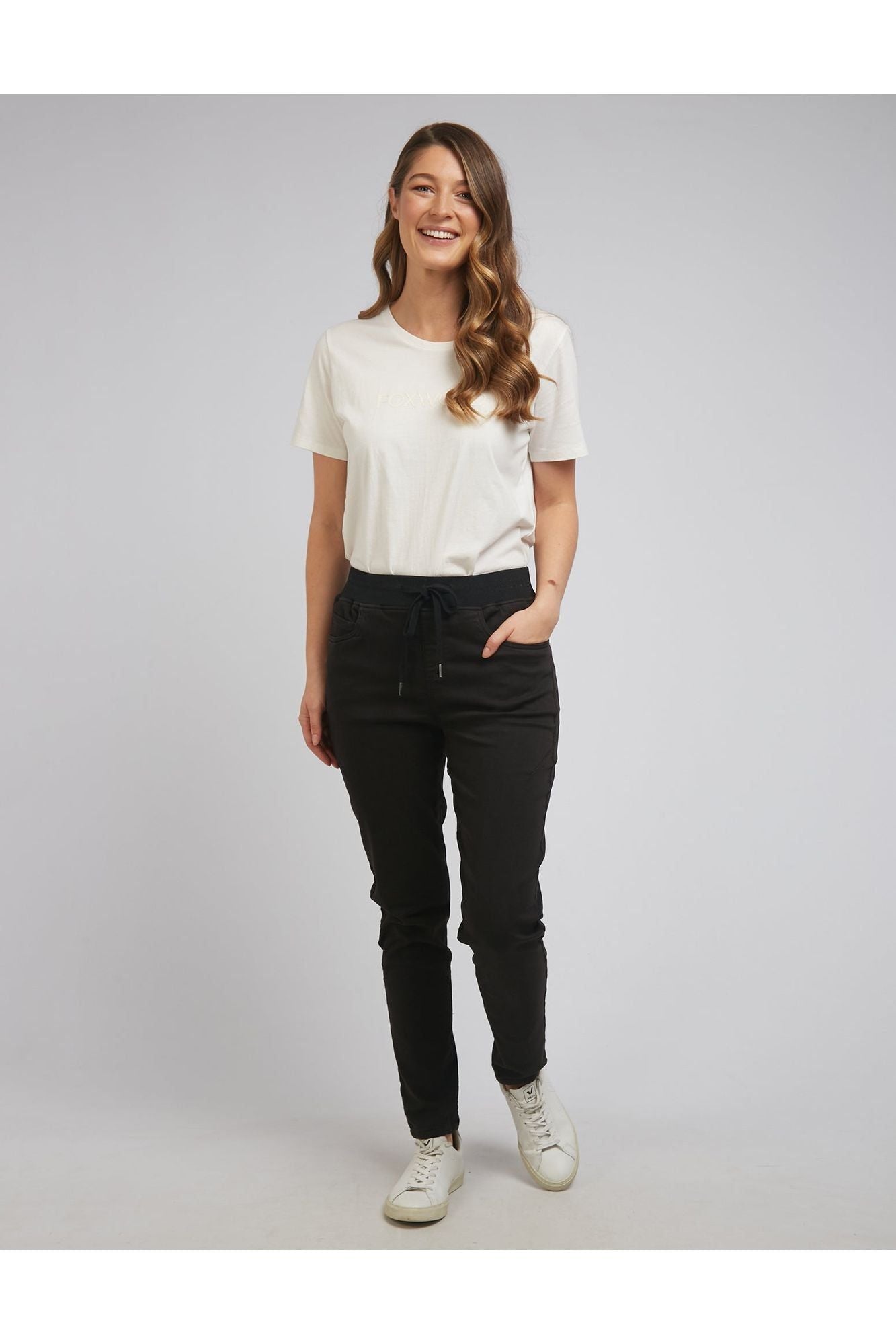 SYLVIA JOGGER - BLACK