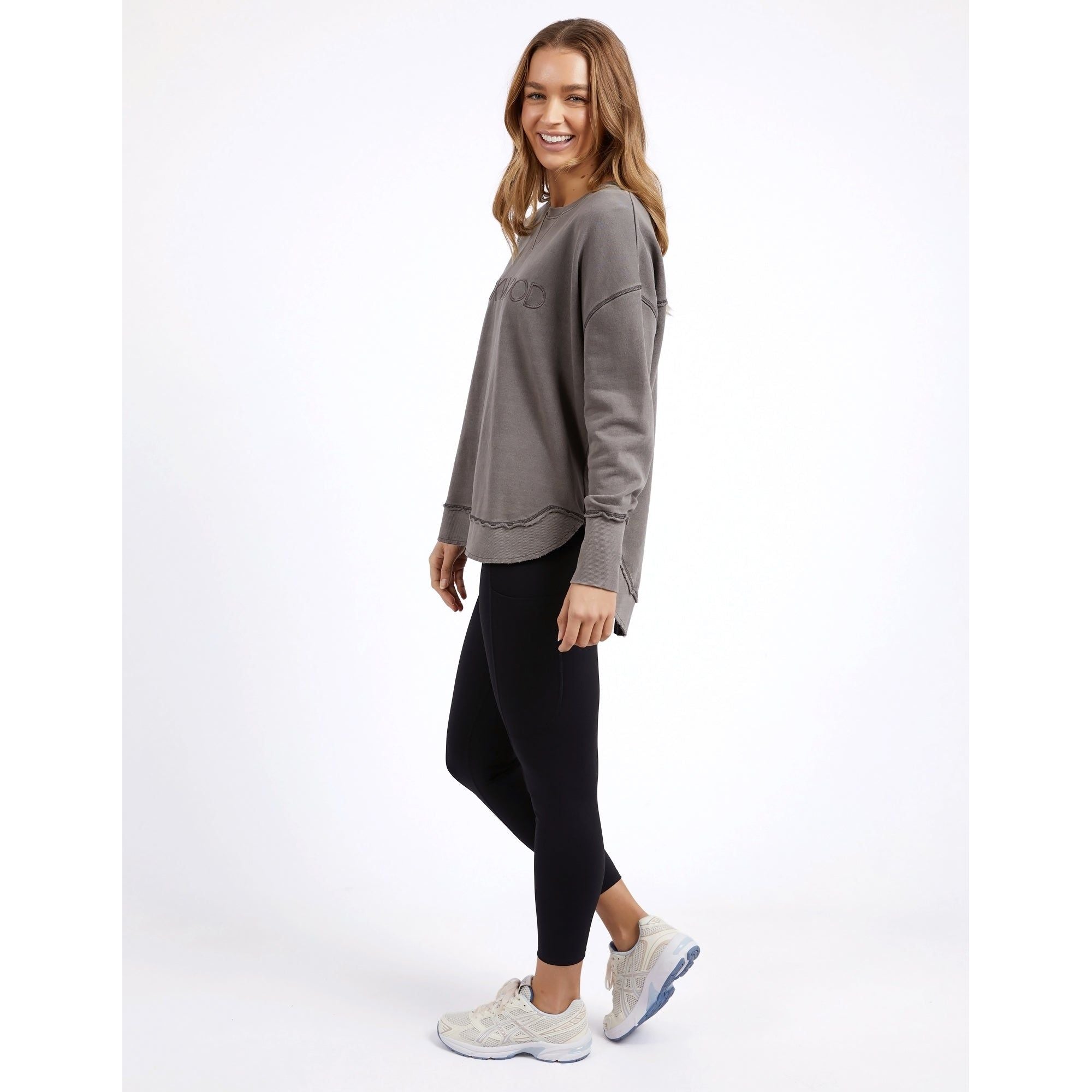 WASHED SIMPLIFIED CREW - CHOCOLATE BROWN