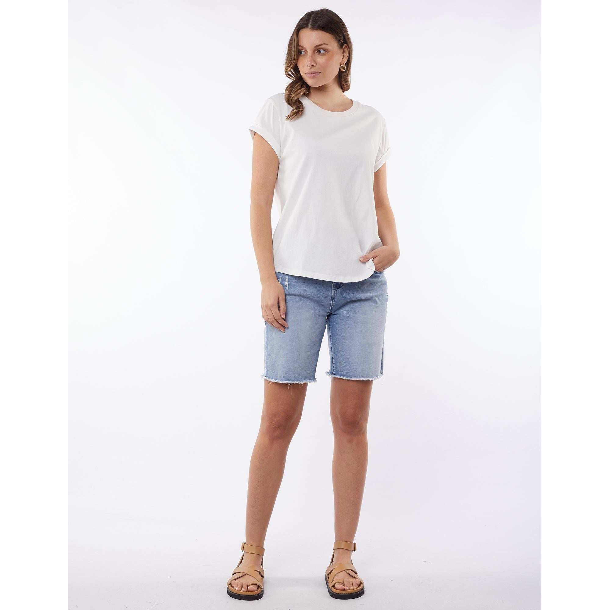MANLY TEE - WHITE
