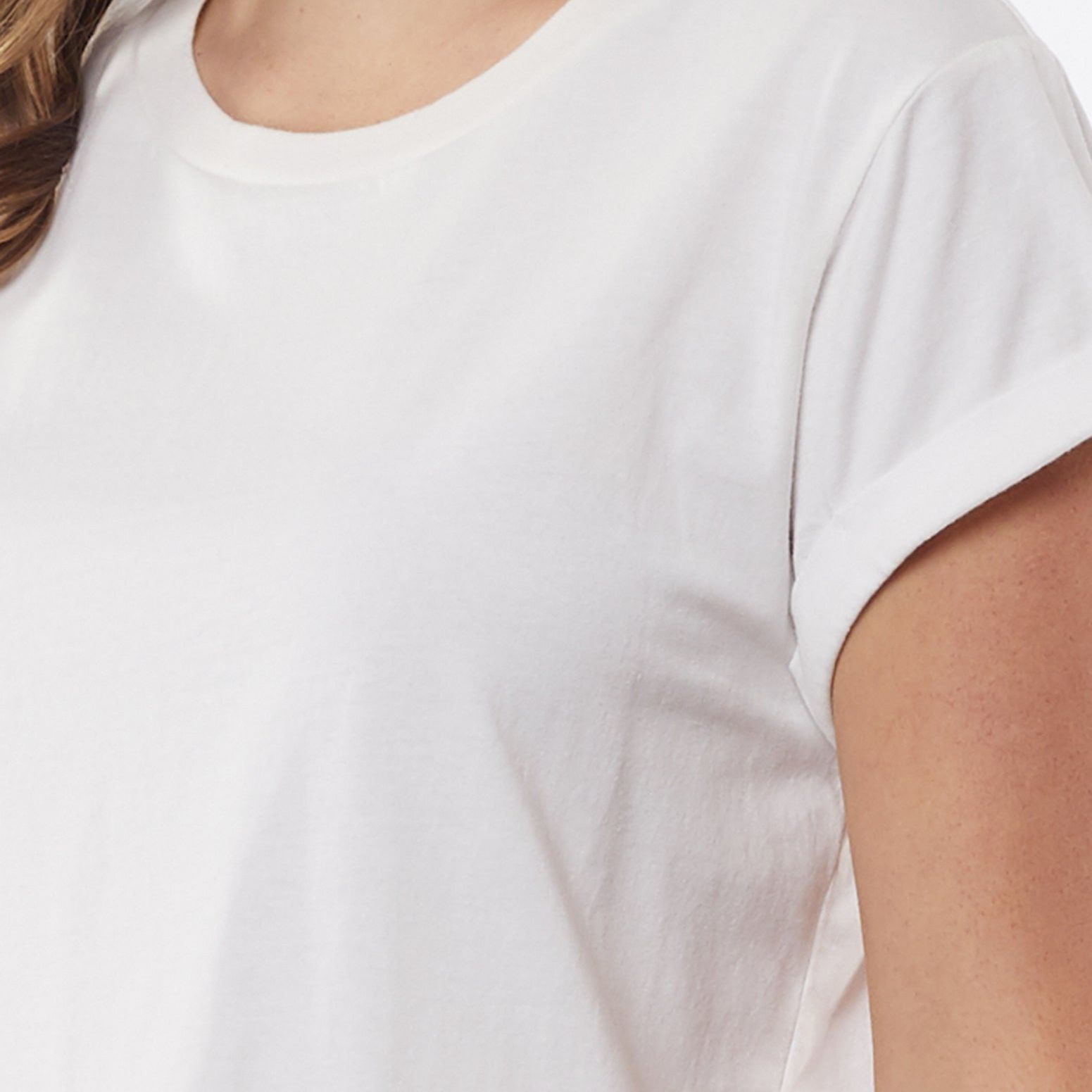 MANLY TEE - WHITE