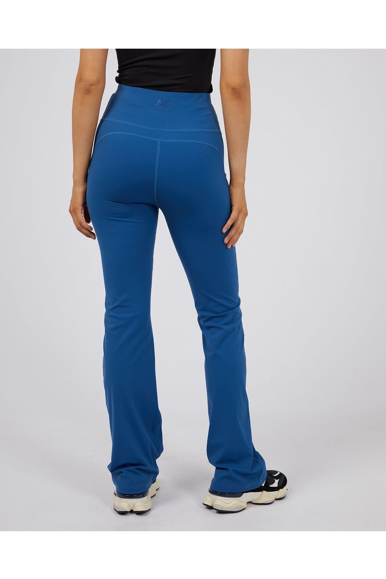ACTIVE FLARE LEGGING
