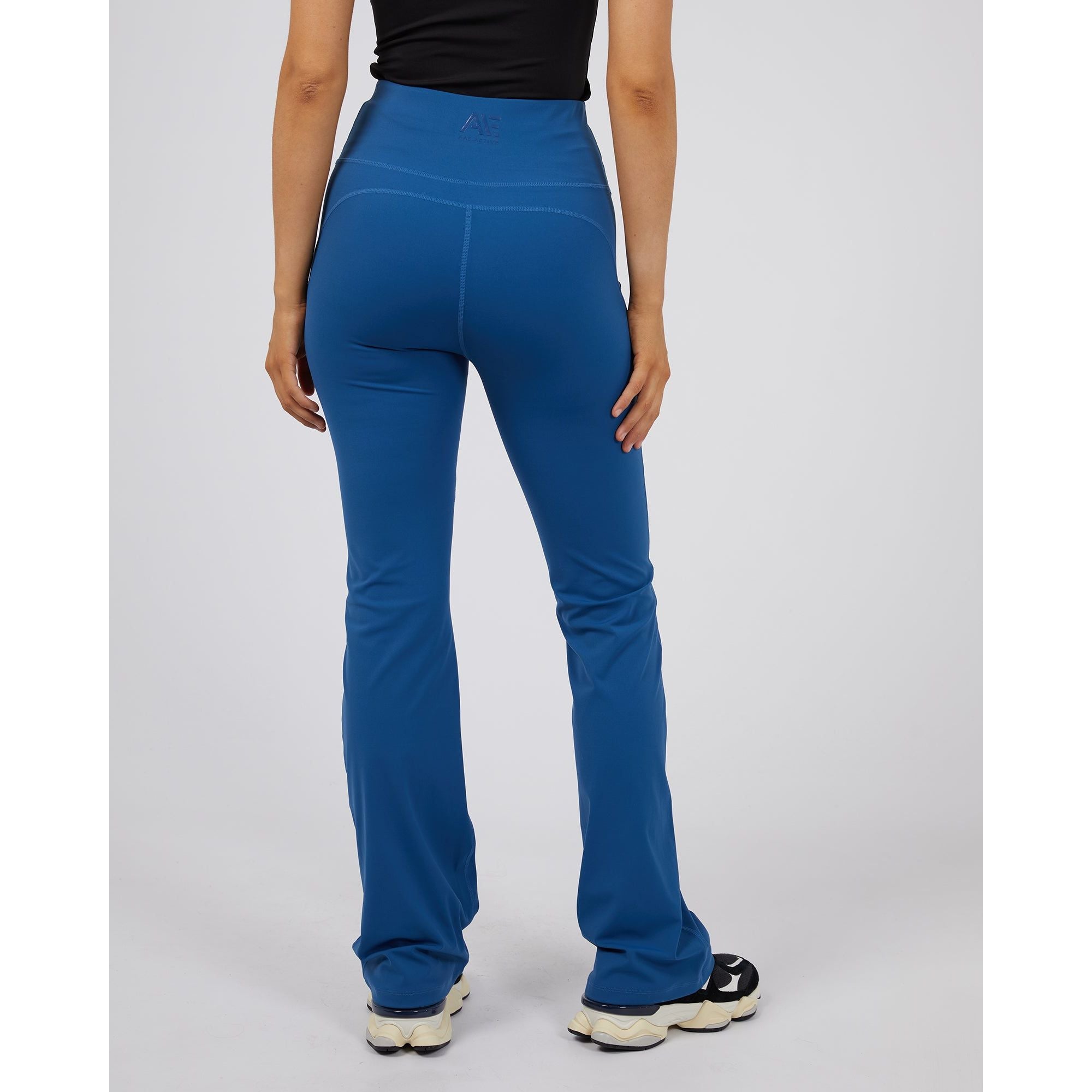 ACTIVE FLARE LEGGING