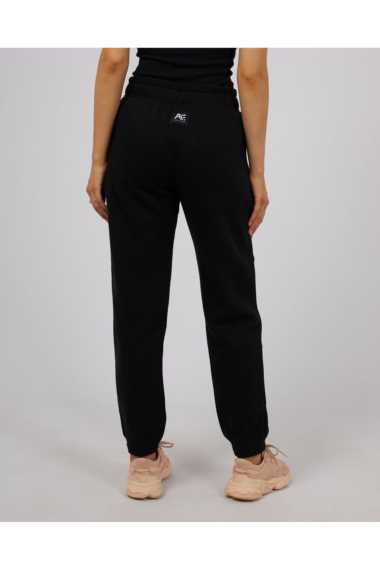 ACTIVE TONAL TRACKPANT - BLACK