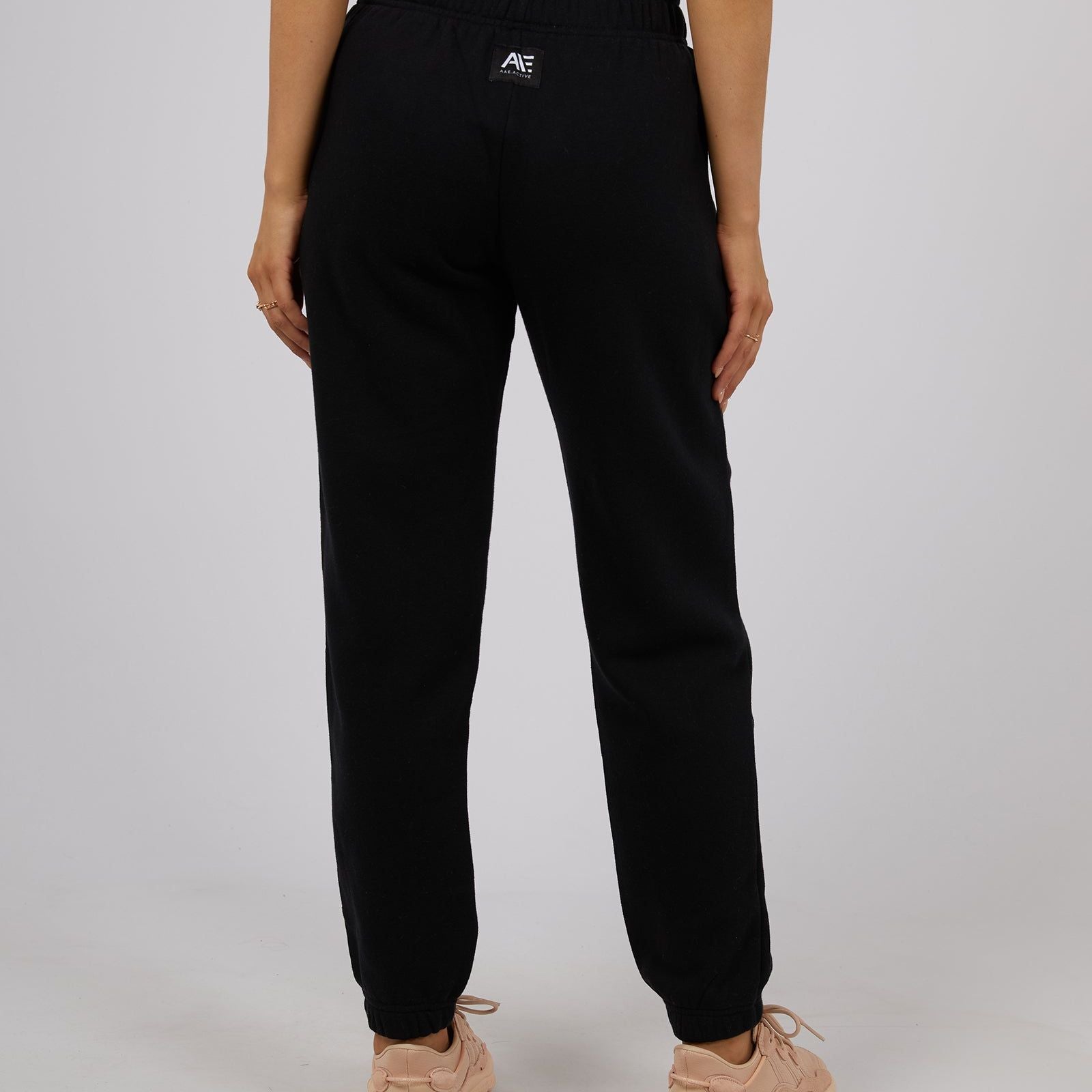 ACTIVE TONAL TRACKPANT - BLACK
