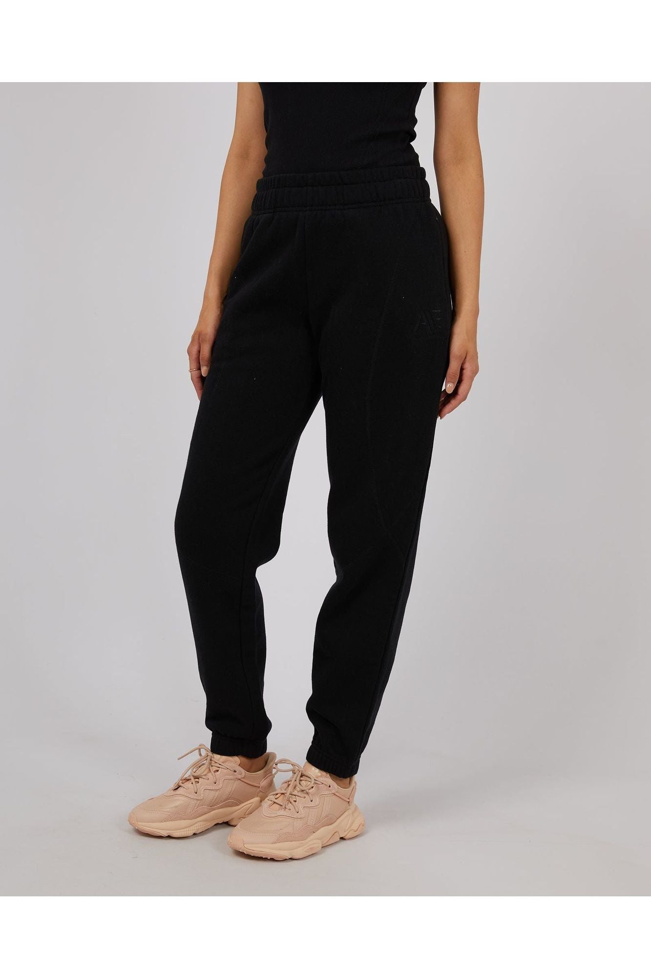 ACTIVE TONAL TRACKPANT - BLACK