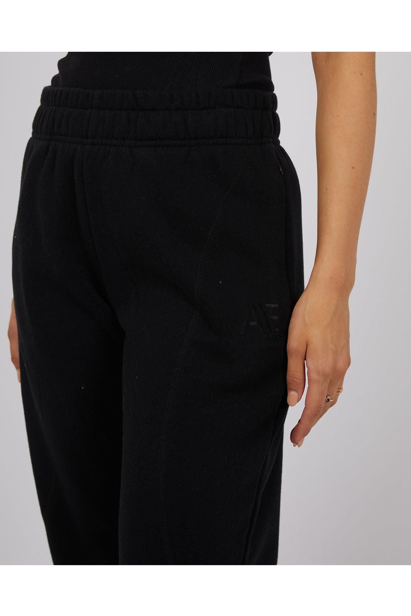 ACTIVE TONAL TRACKPANT - BLACK