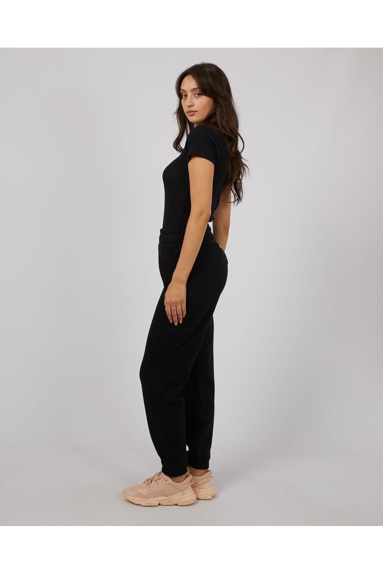 ACTIVE TONAL TRACKPANT - BLACK