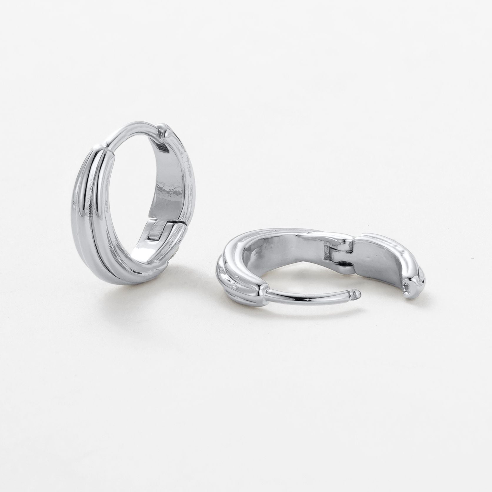 Paris Huggie - Silver