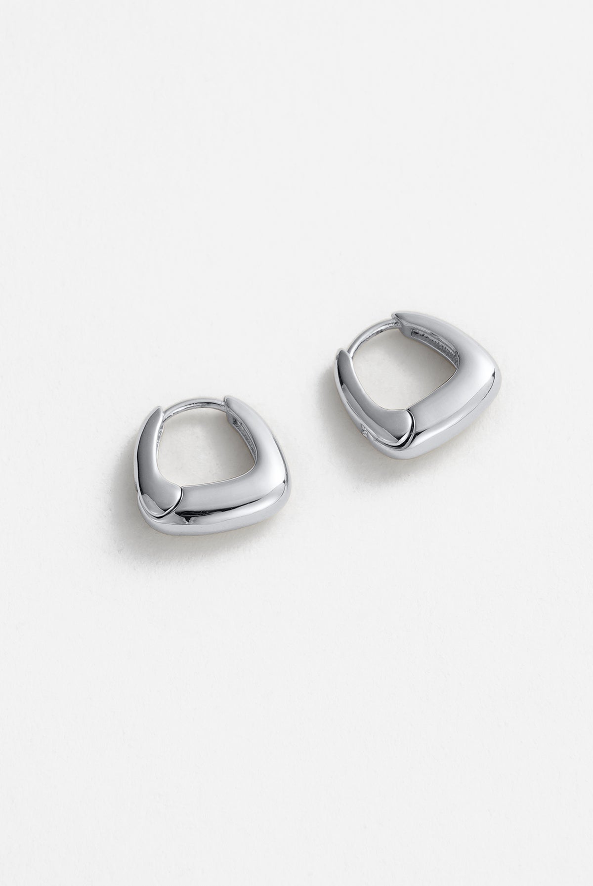 Neve Huggie - Silver