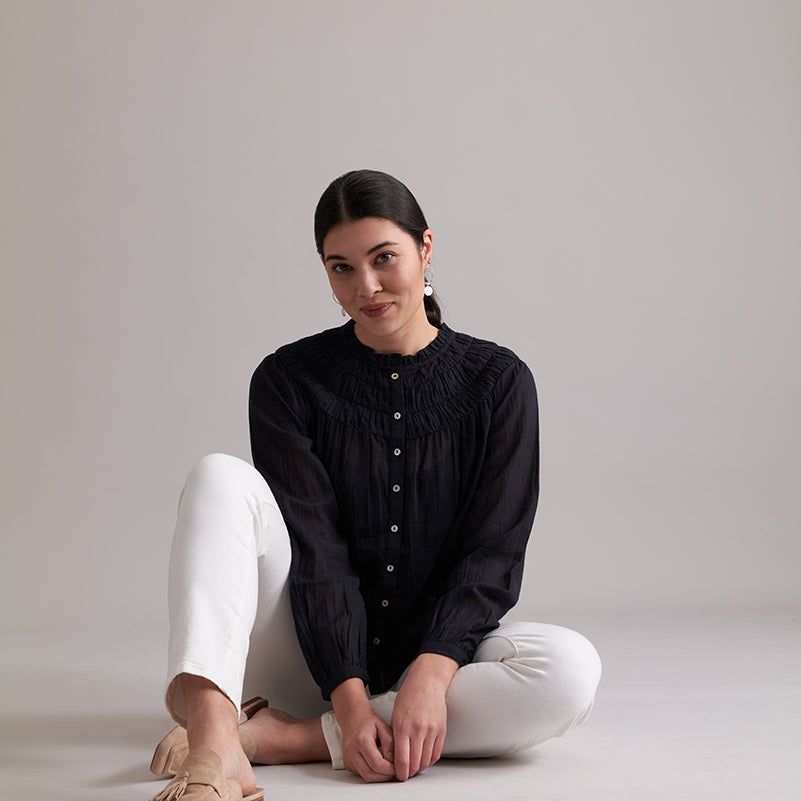 LOVE NATURALLY BLOUSE - BLACK