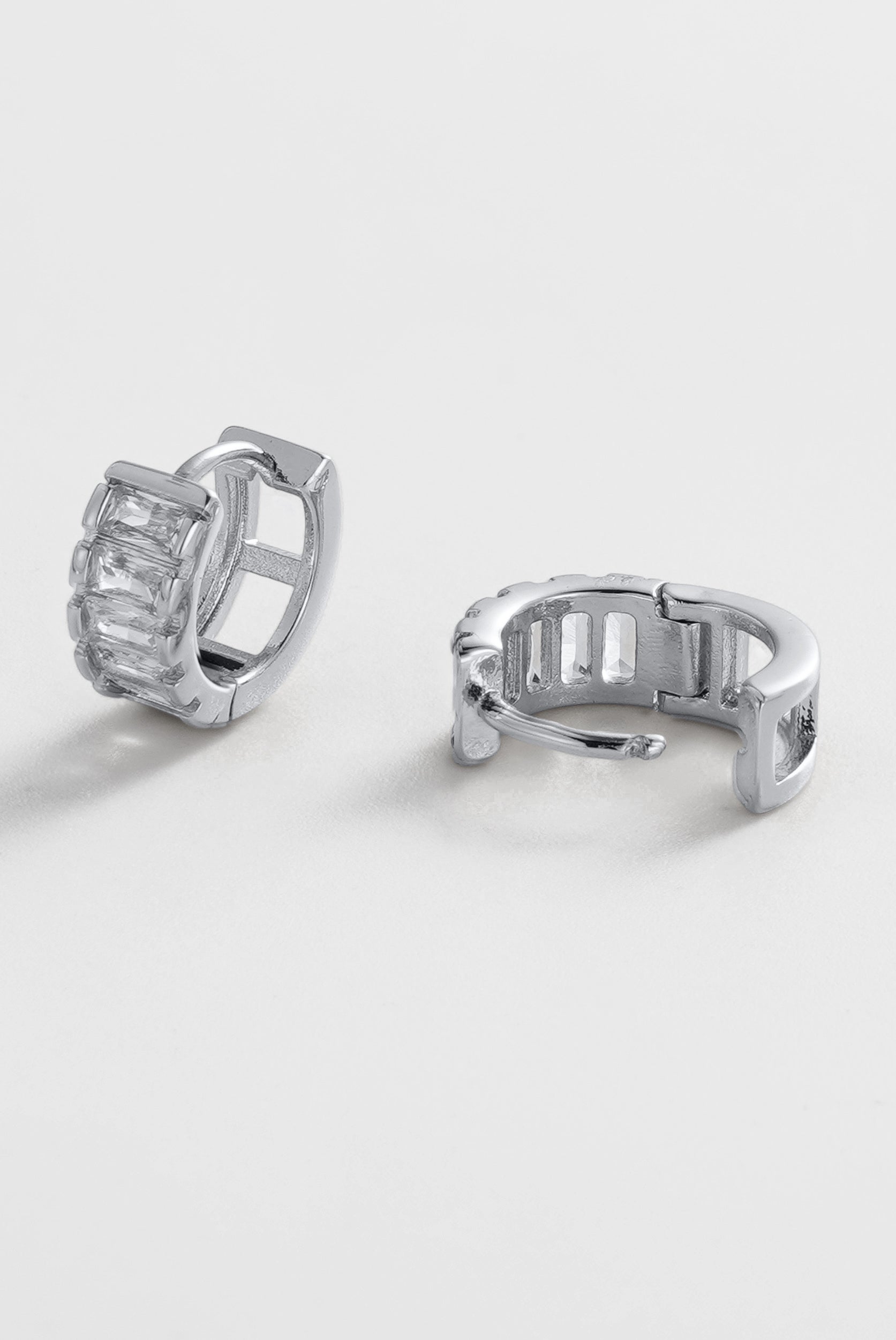 Kira Huggie - Clear/Silver