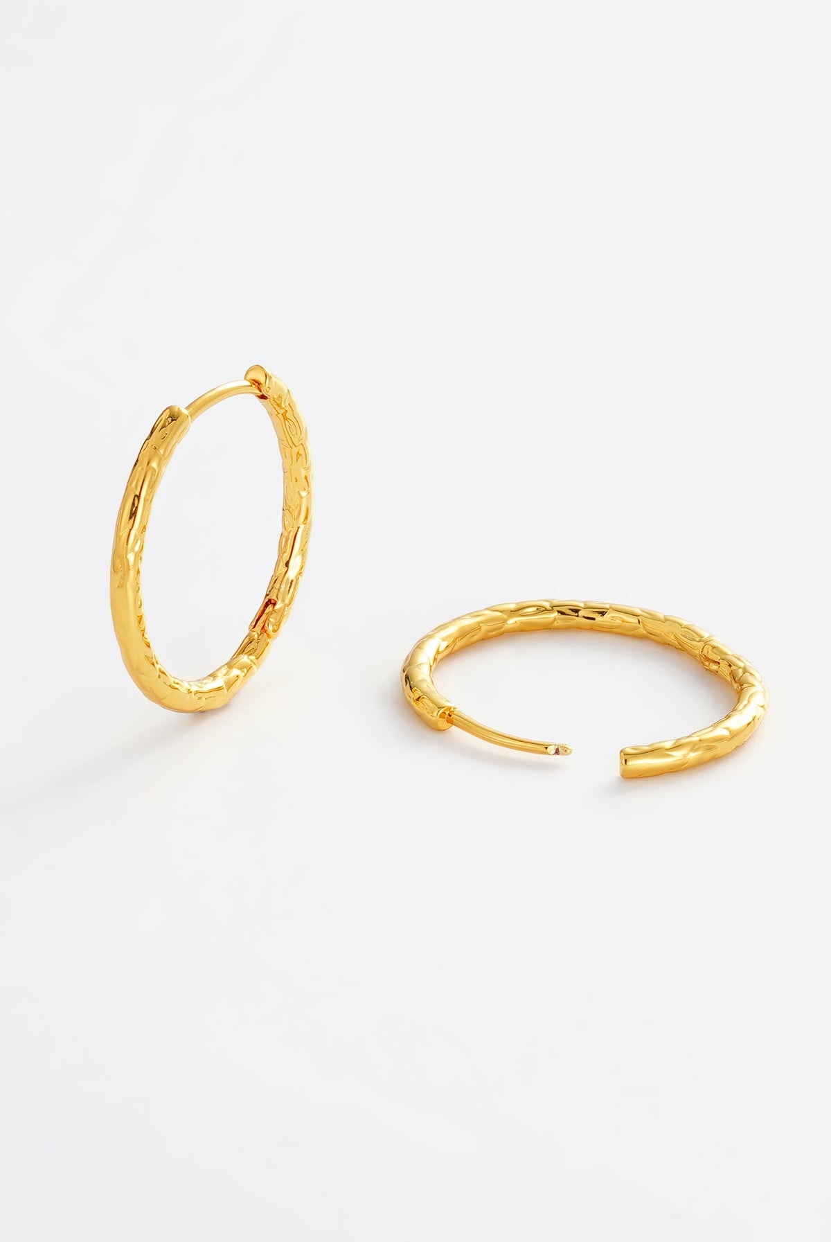 Lily Hoop - Medium - Gold