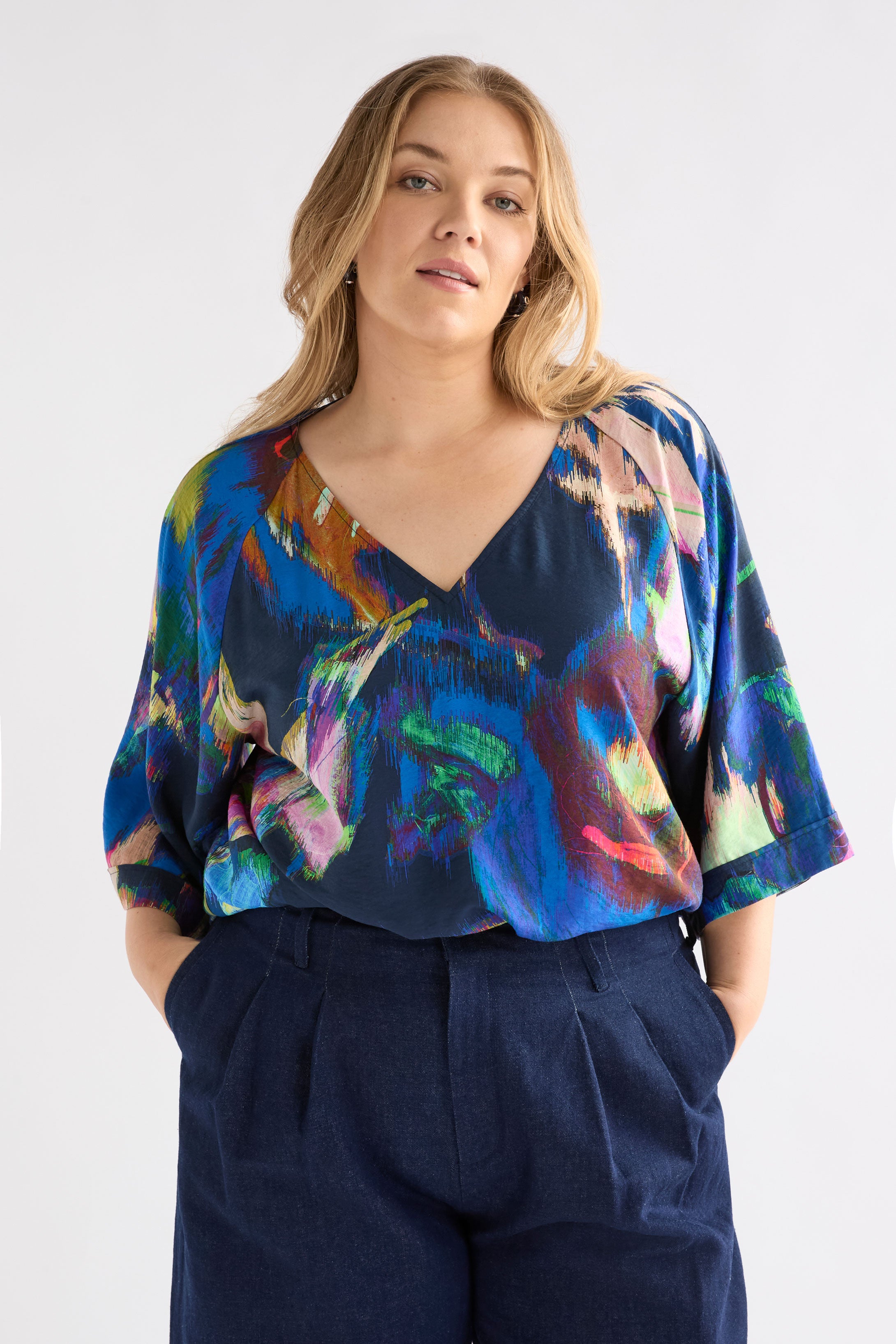 Moda V Neck Top - Vaara Print
