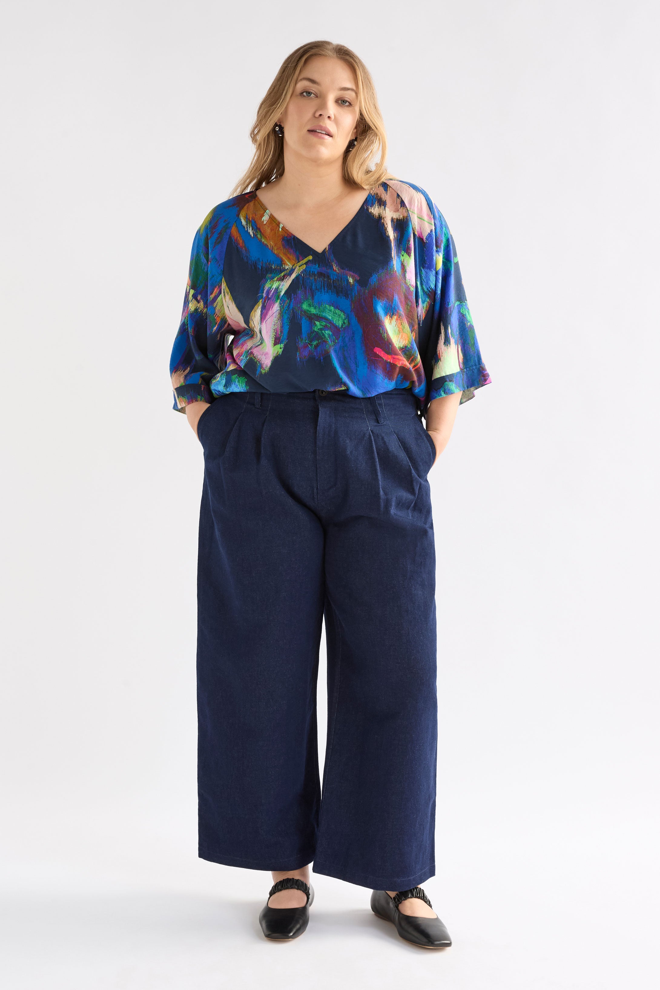 Moda V Neck Top - Vaara Print