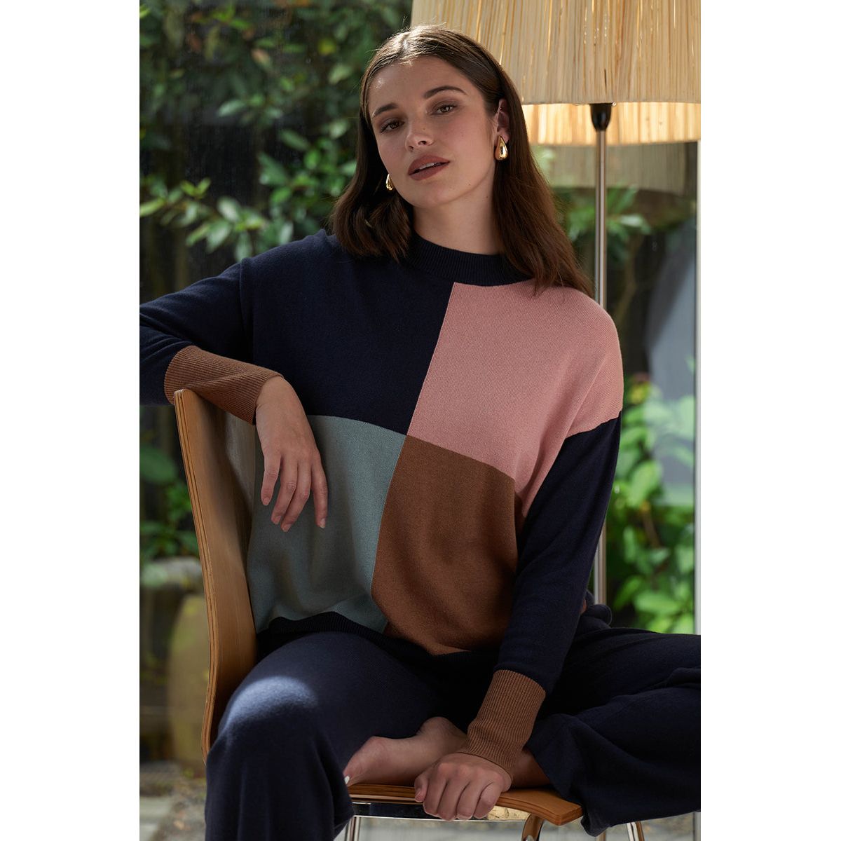 LOOKING SHARP SWEATER - Midnight Mix