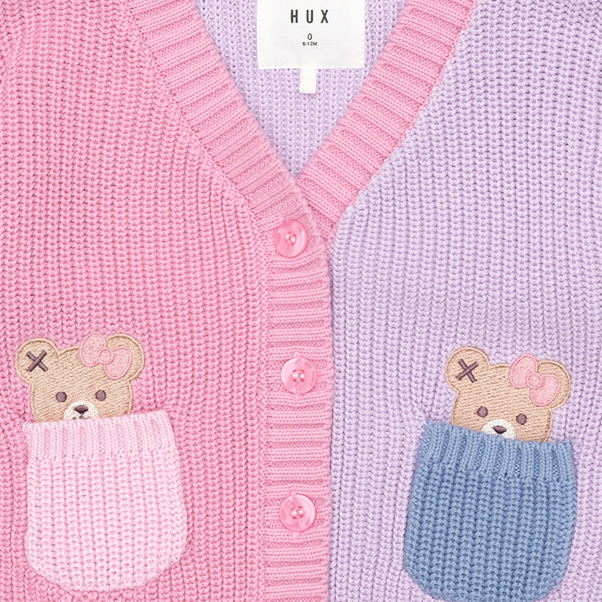 PEEPING POCKET GIRL CARDI