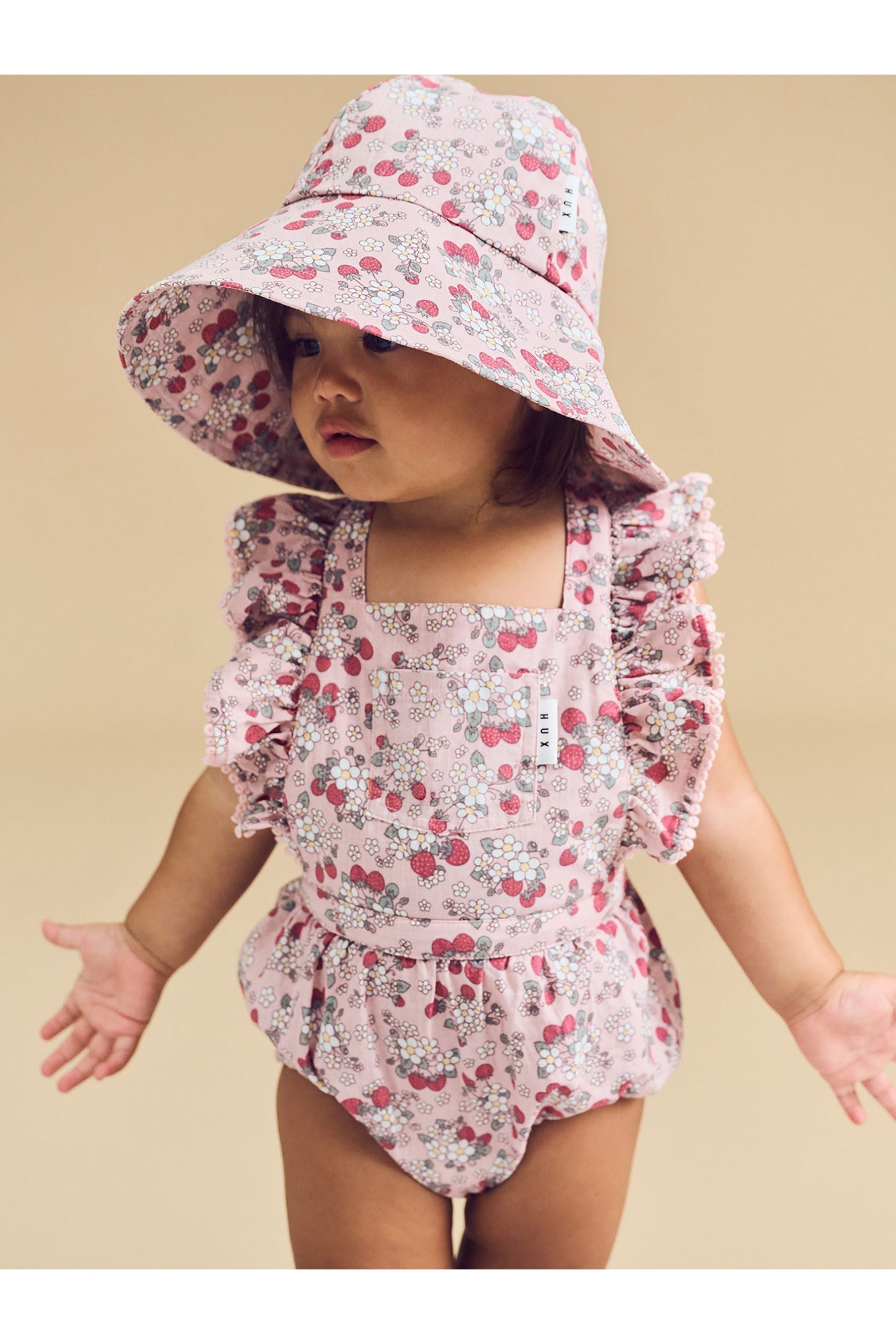 VINTAGE STRAWBERRY SUN HAT