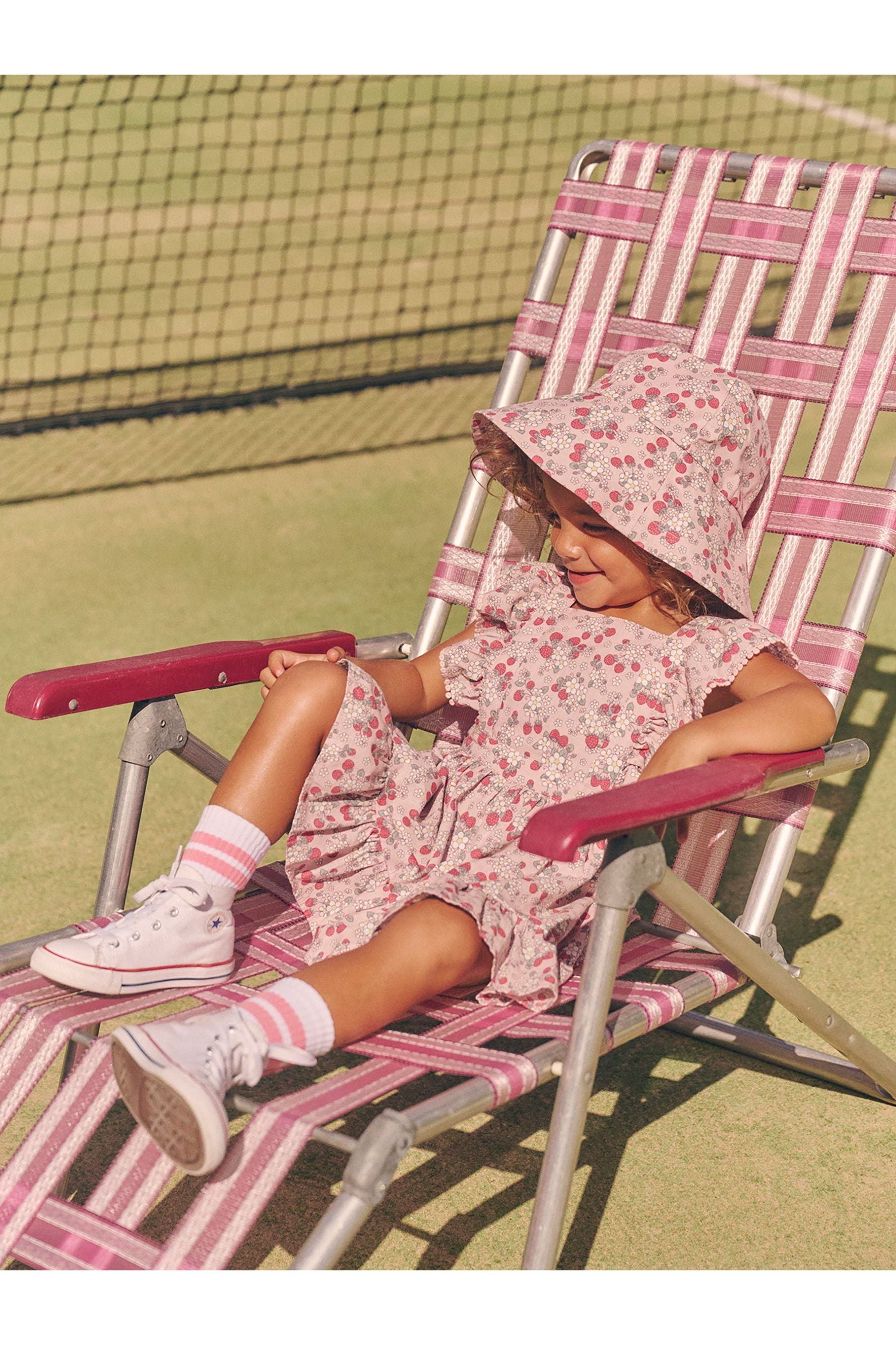 VINTAGE STRAWBERRY SUN HAT