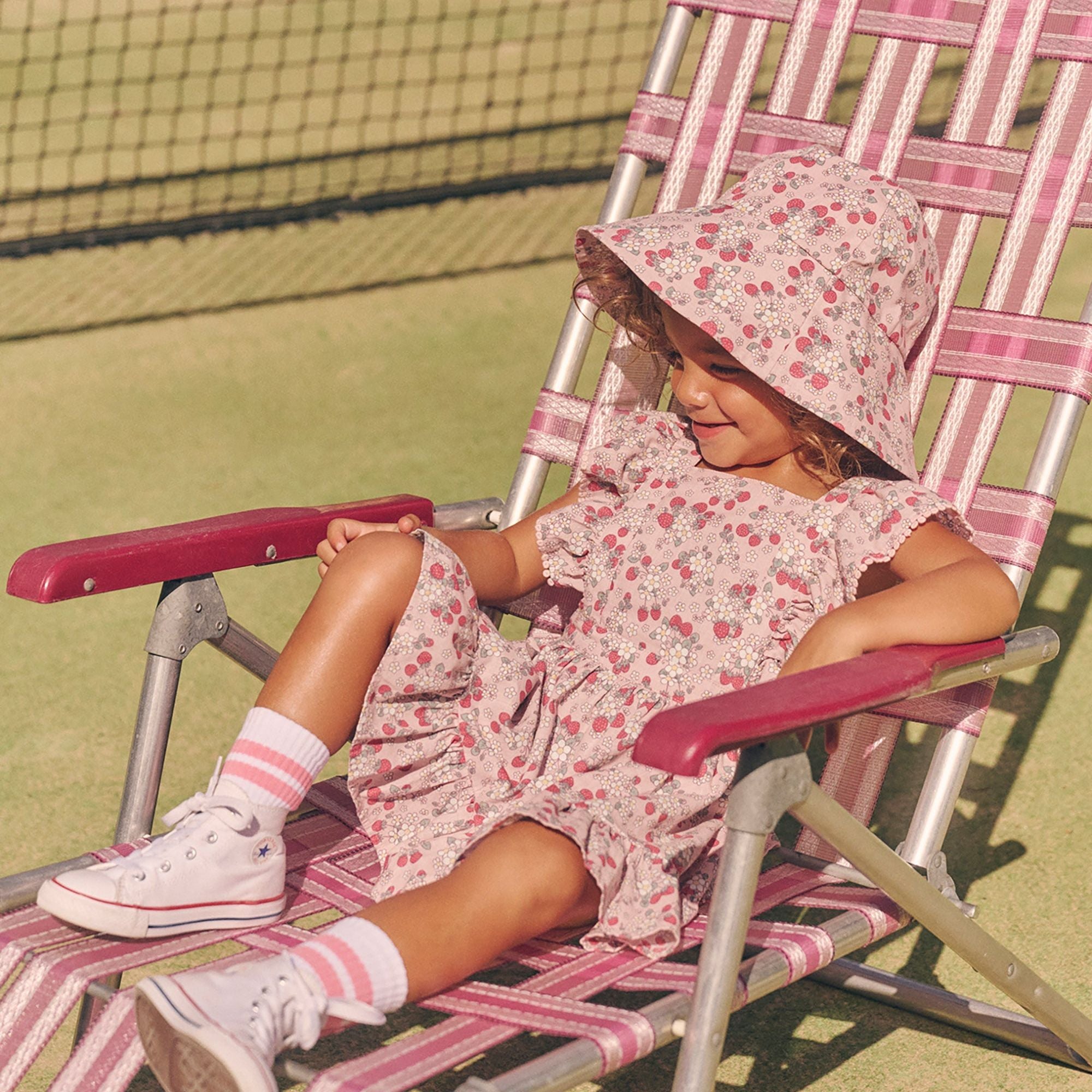 VINTAGE STRAWBERRY SUN HAT