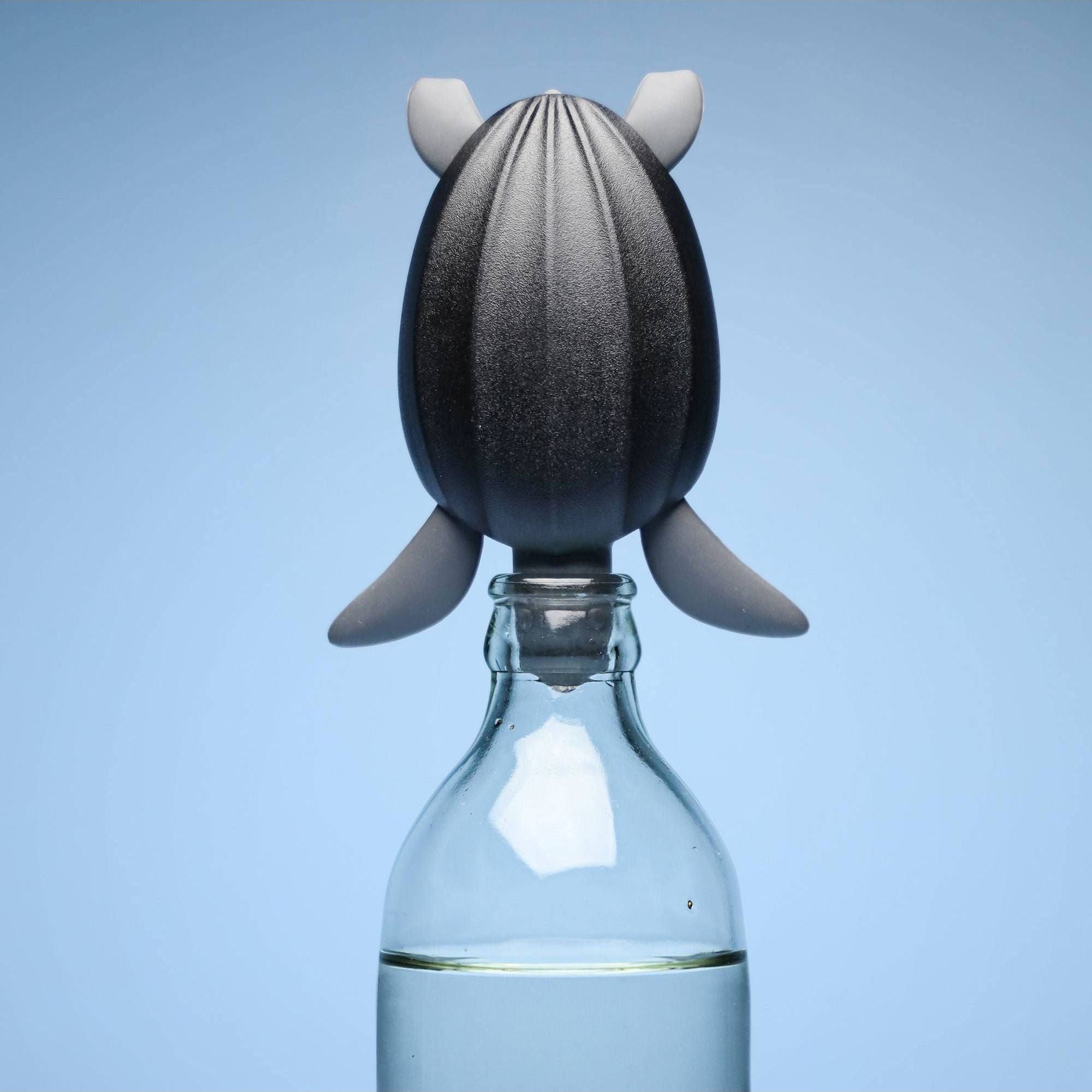 TURTLE BOTTLE STOPPER & OPENER - BLACK/GREY