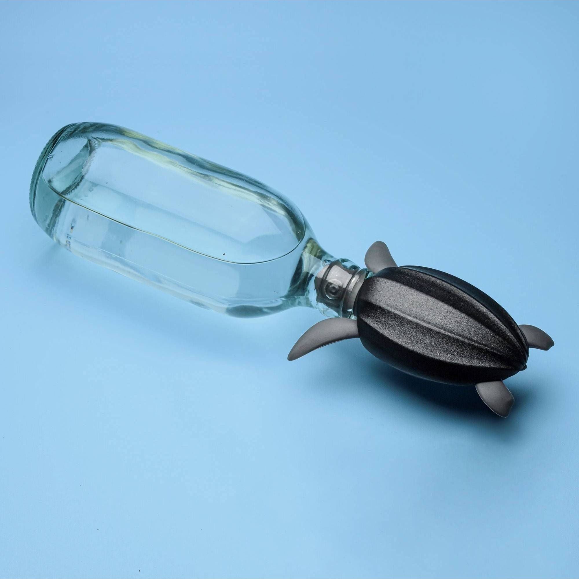TURTLE BOTTLE STOPPER & OPENER - BLACK/GREY