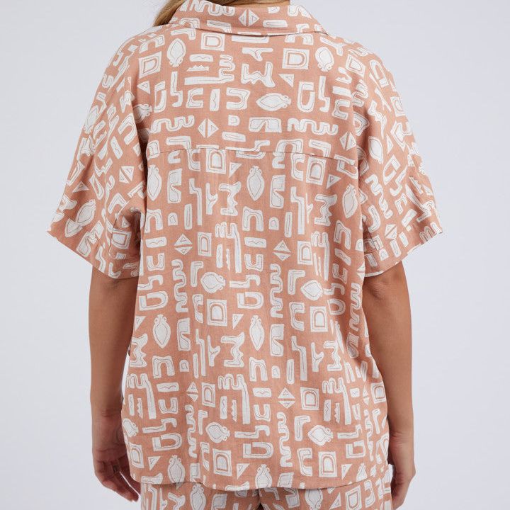 ETCHED GEO SHIRT