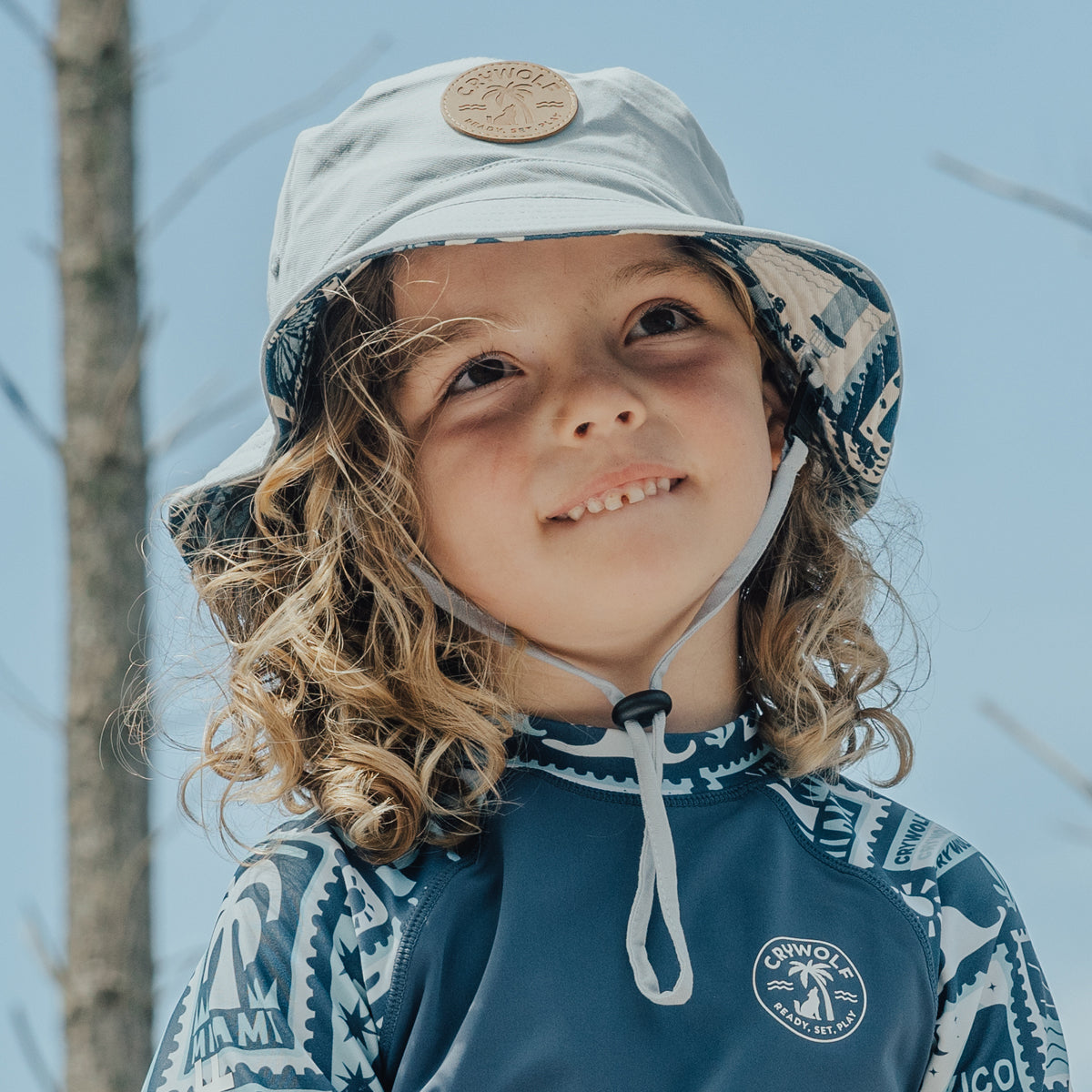 REVERSIBLE BUCKET HAT Postcards