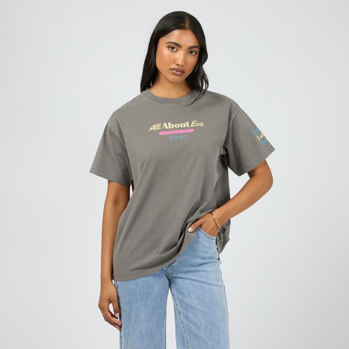 VACATION RELAXED TEE
