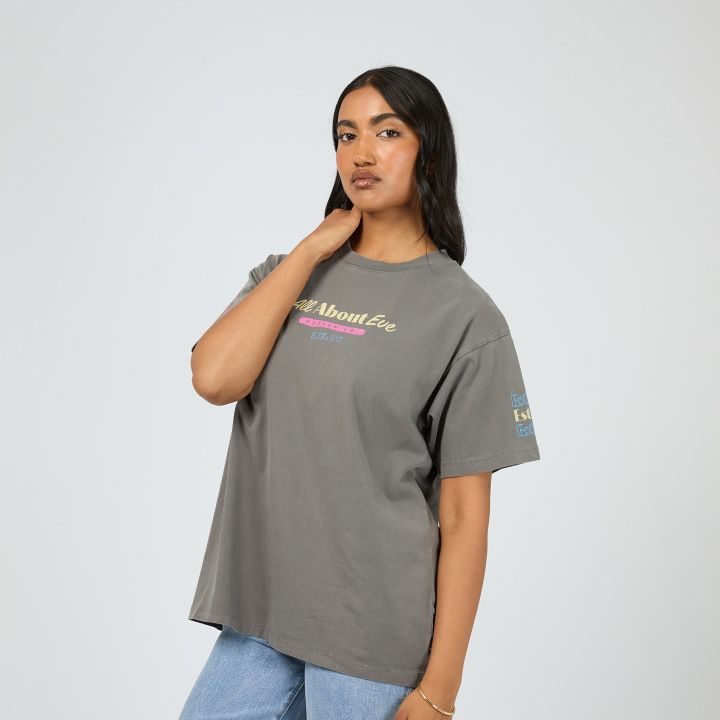 VACATION RELAXED TEE