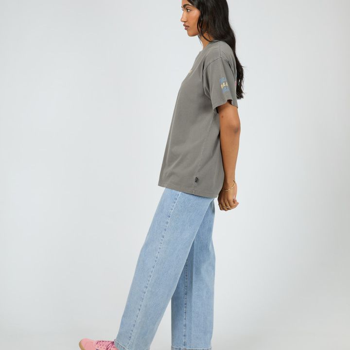 VACATION RELAXED TEE