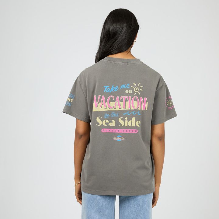 VACATION RELAXED TEE
